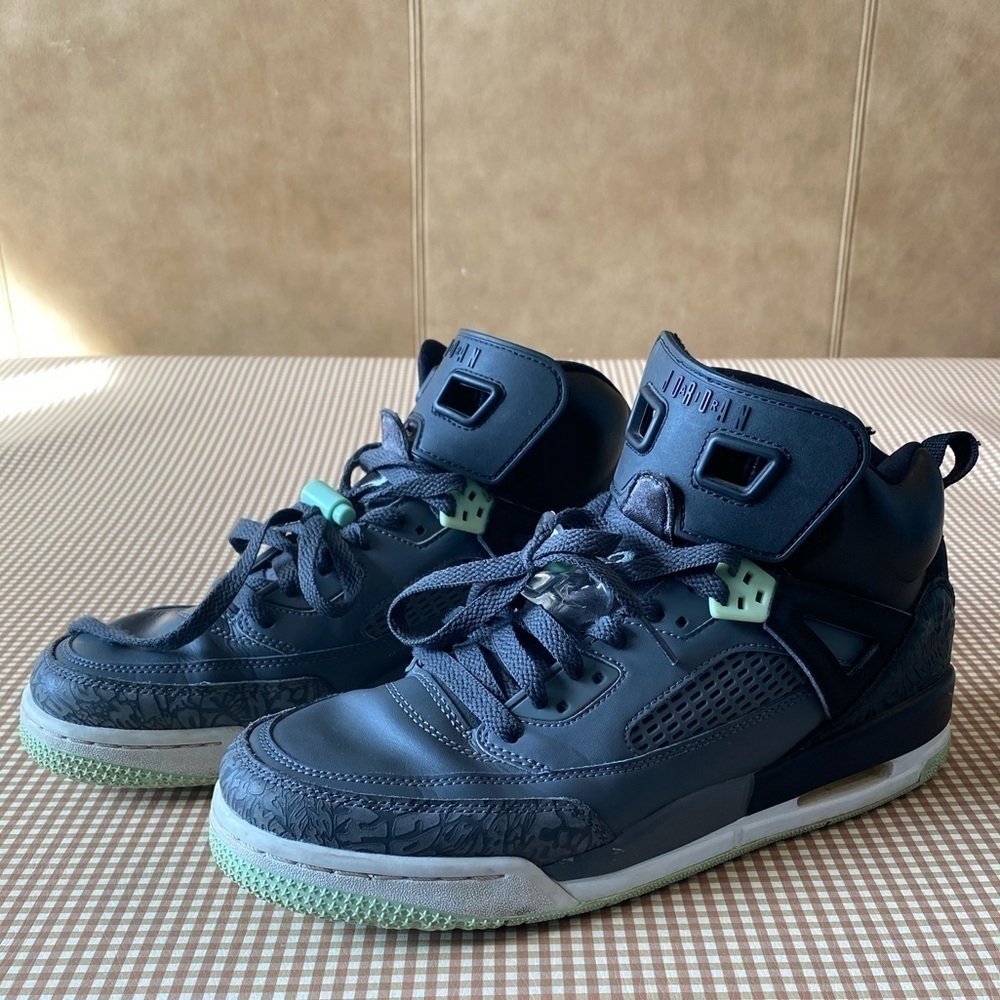 YOUTH Nike Air Jordan Spizike GS Blackโ Mint Foam Dark Grey White shoes.Size 9.5